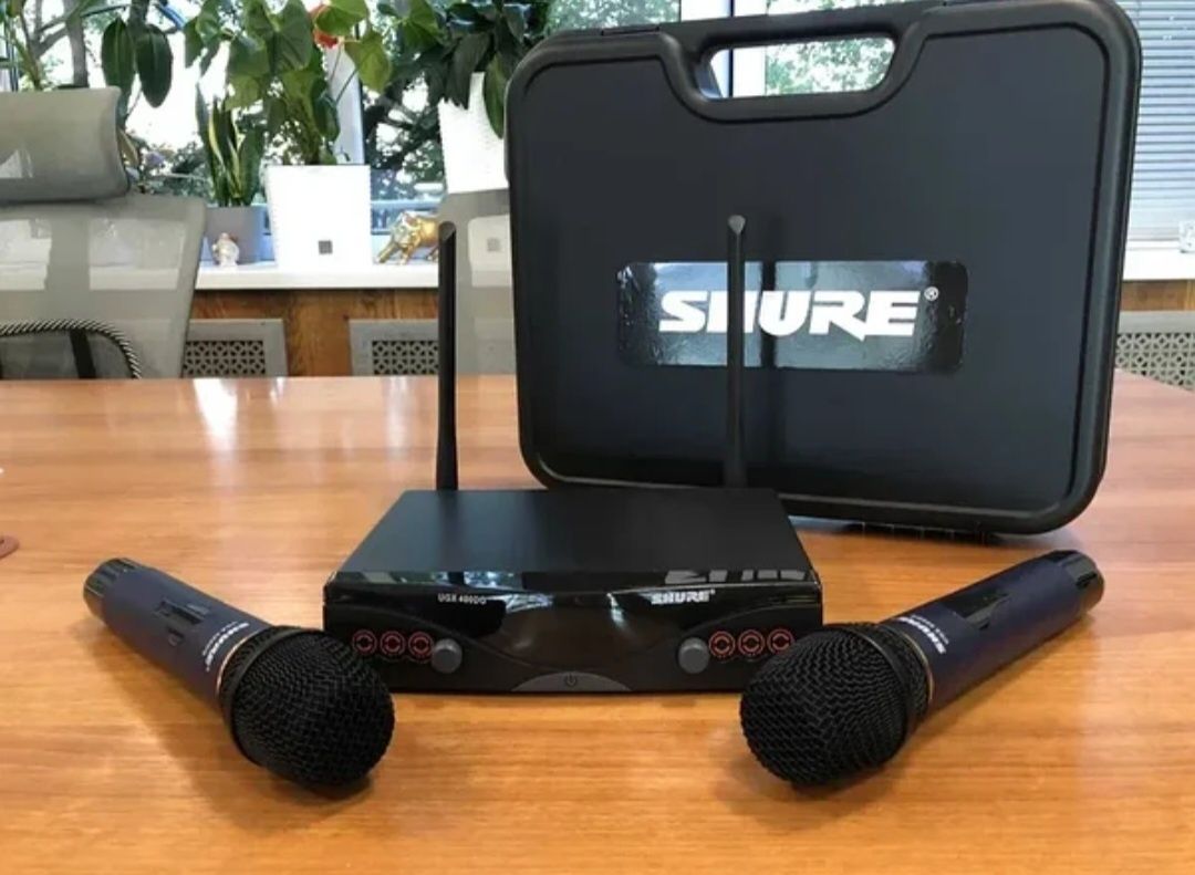Радио микрофон  SHURE UGX-400