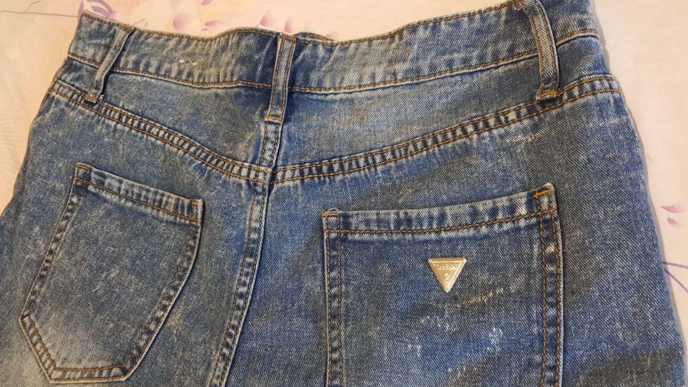 Pantaloni scurți denim originali Guess