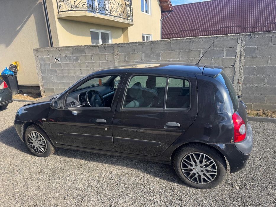 Vând Renault Clio