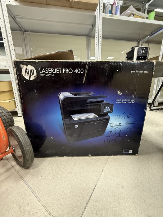 5 компьюторных блоков и мониоры, принтеры