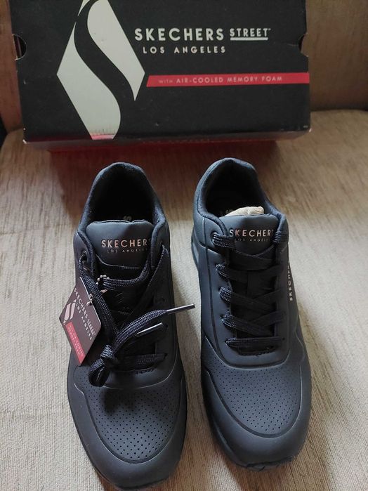 Маратонки Skechers Uno Soa