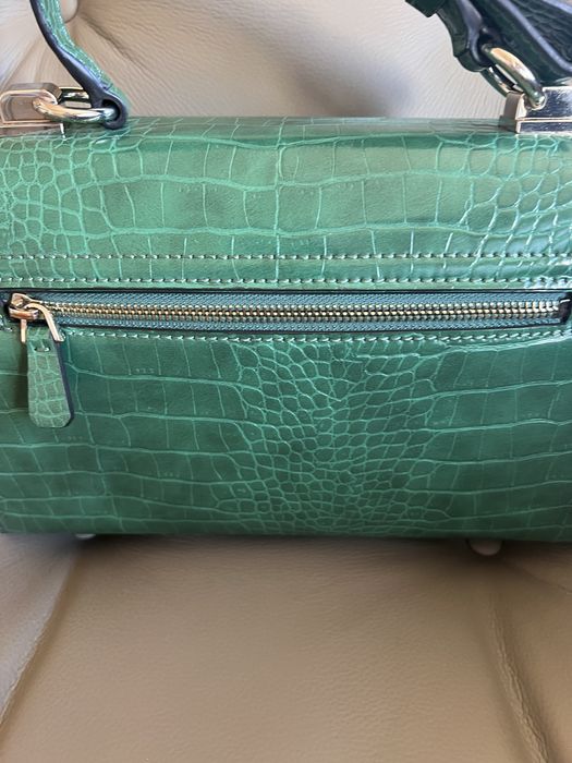 Дамска чанта Guess