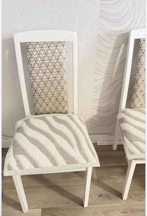 Продается стол со стульями, 3 м в раскладном виде.