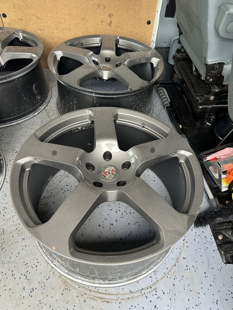 Данти R22 за PORSCHE