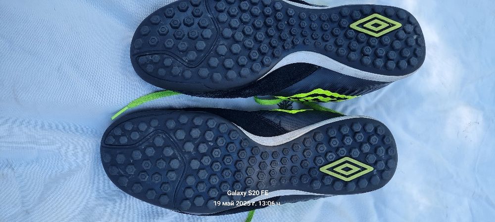 Футболни обувки umbro 43 номер