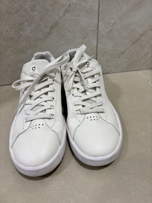 Adidasi on cloud roger 43