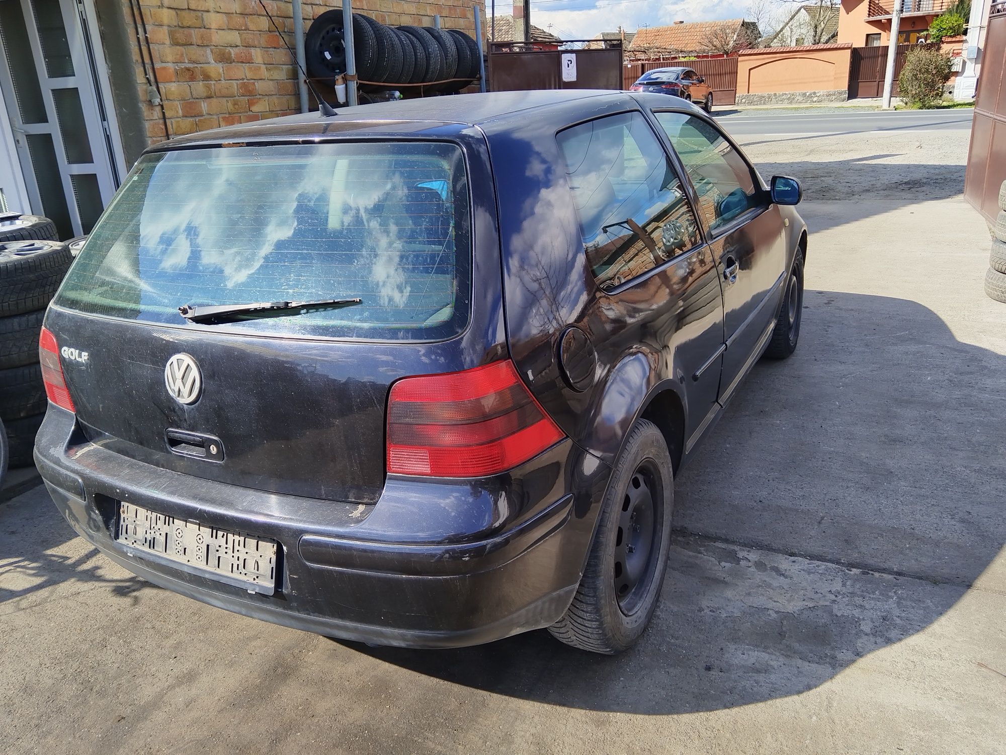 Bara spate VW Golf 4 coupe/2usi