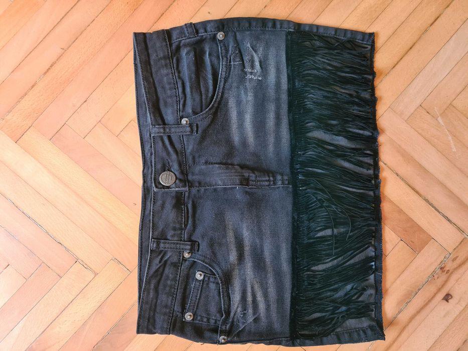 fusta neagra de blugi