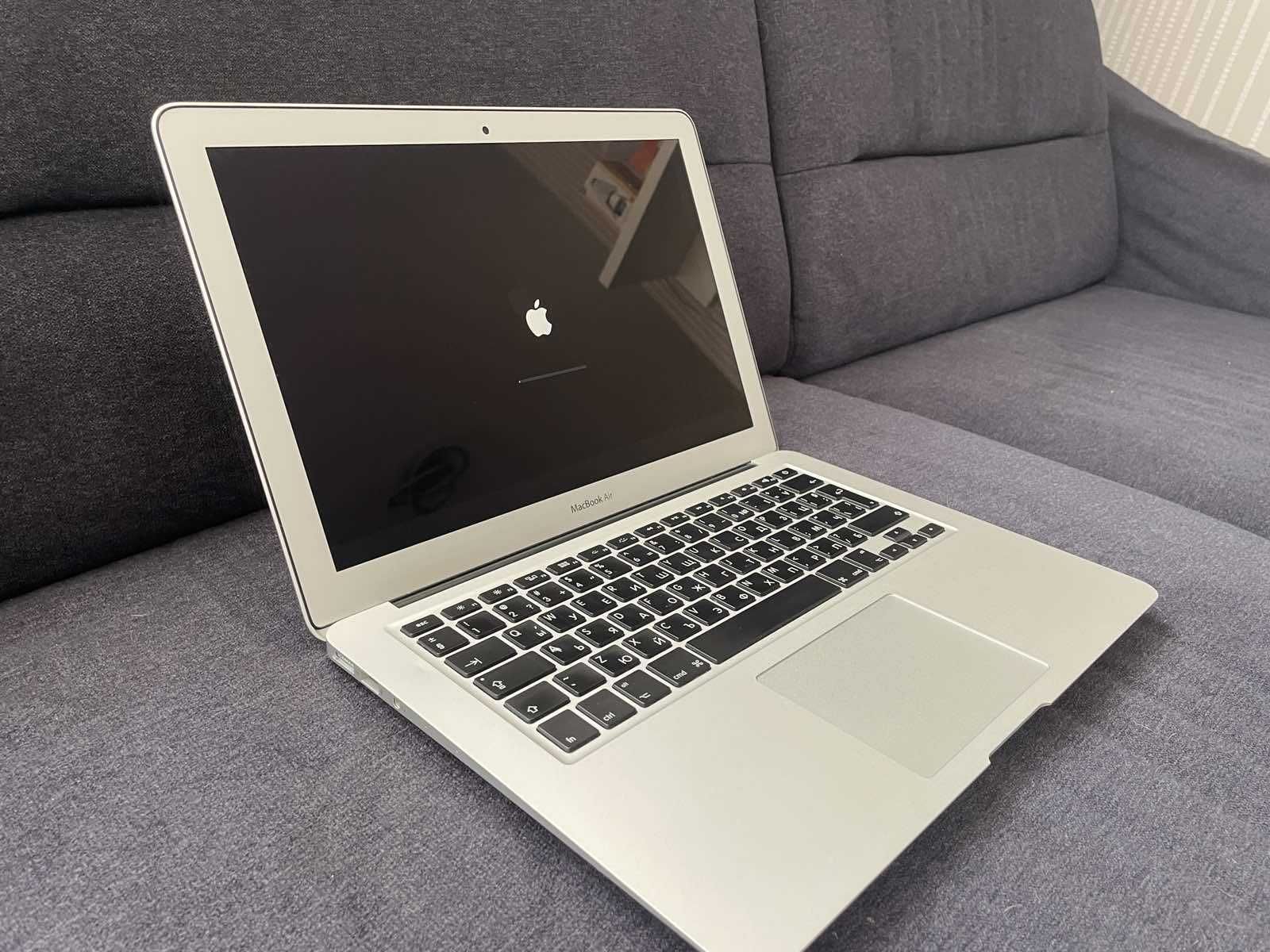 MacBook Аir 13" Еarly 2015 1'6 GHz Intel Core i5, 4 GB RAM