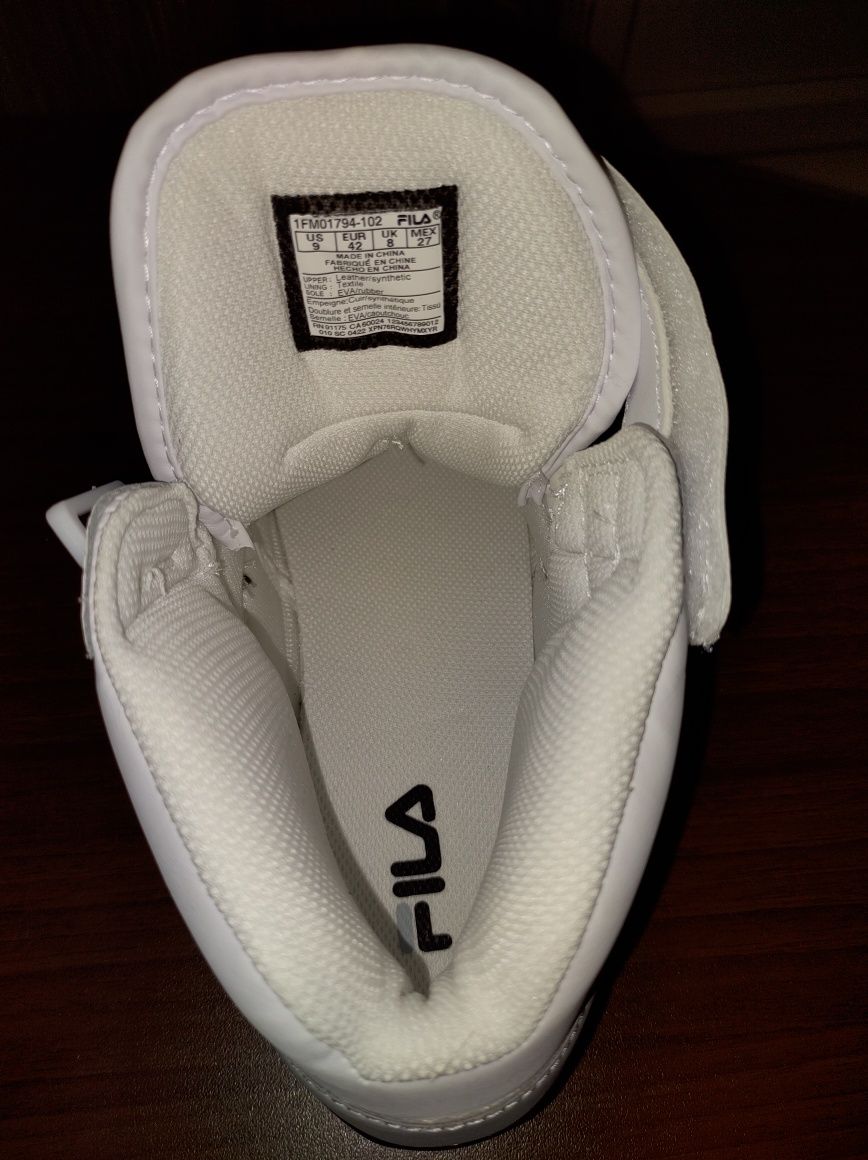 Sneakers FILA, mărimea 42 - 220 lei