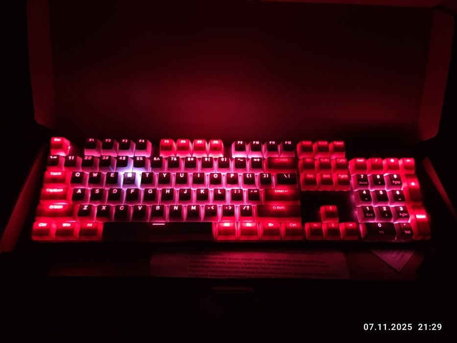 Клавиатура с гарантией 6 месяцев. Новая.