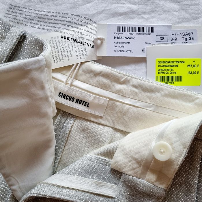 Бермуди XS/S/36размер сребристи официални къси панталонки висока талия