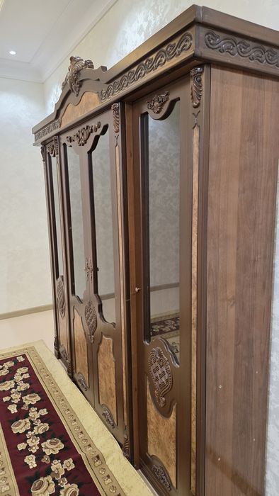 Stenka shkaf sotiladi