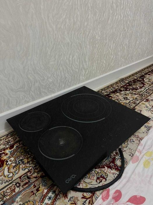 Продается стеклокерамическая плита (электрическая плита)