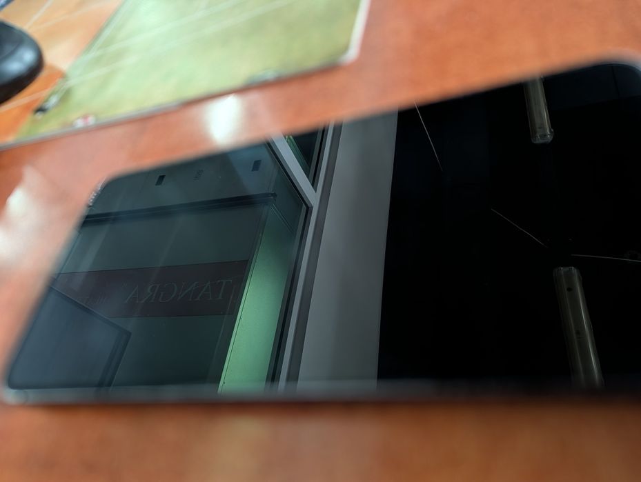 Samsung Galaxy S22, работи перфектно, само козметични забележки 

1. S