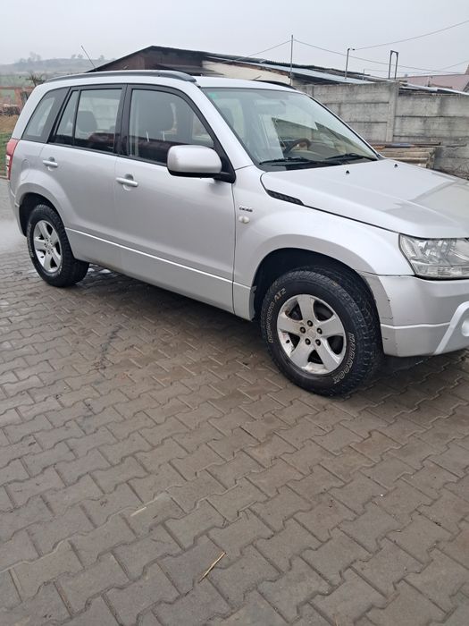 Vând suzuki grand vitara
