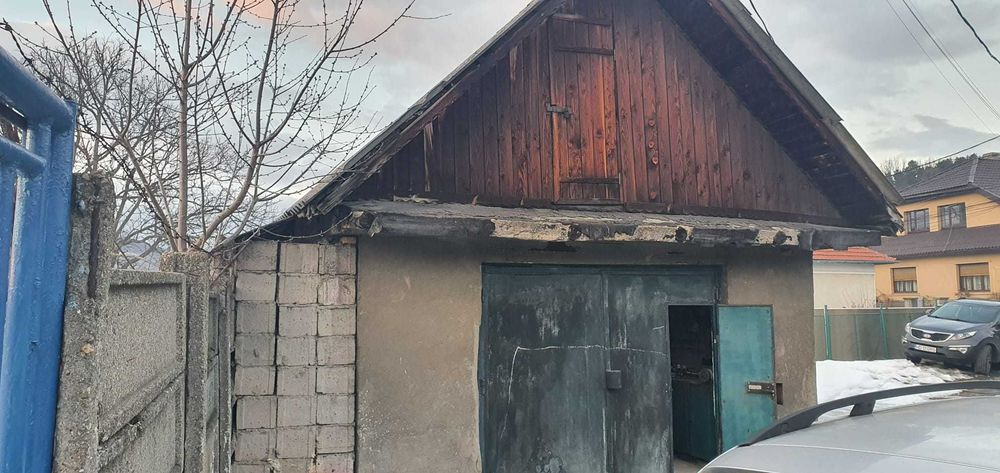 Vând garaj 32 mp , Str. Stefan cel Mare,  Petrosani, jud. Hunedoara