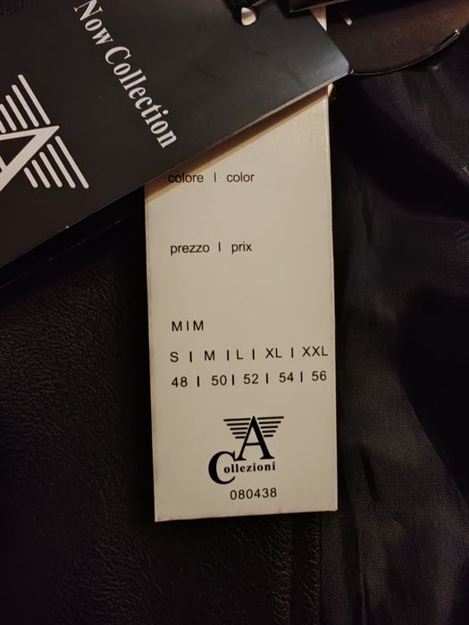 Haină de damă din piele.