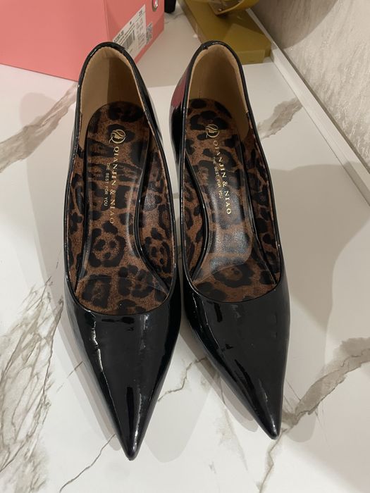 Туфли красивые черного цвета