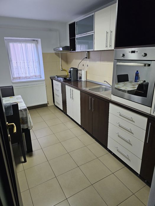 Inchiriez ap.4 camere