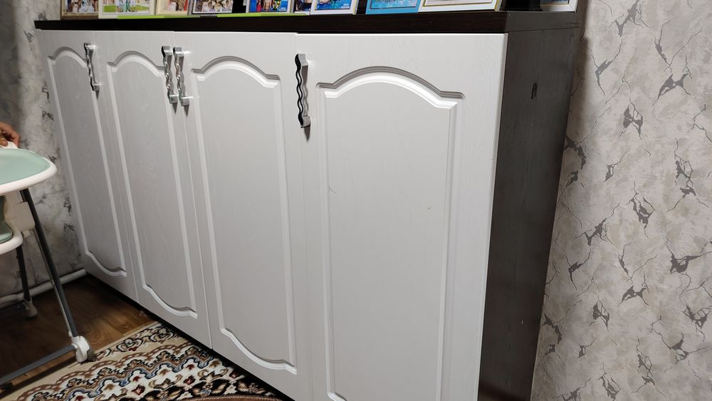 Шкаф 1плательный с полками, горка полками.  Диван белый раздвижной