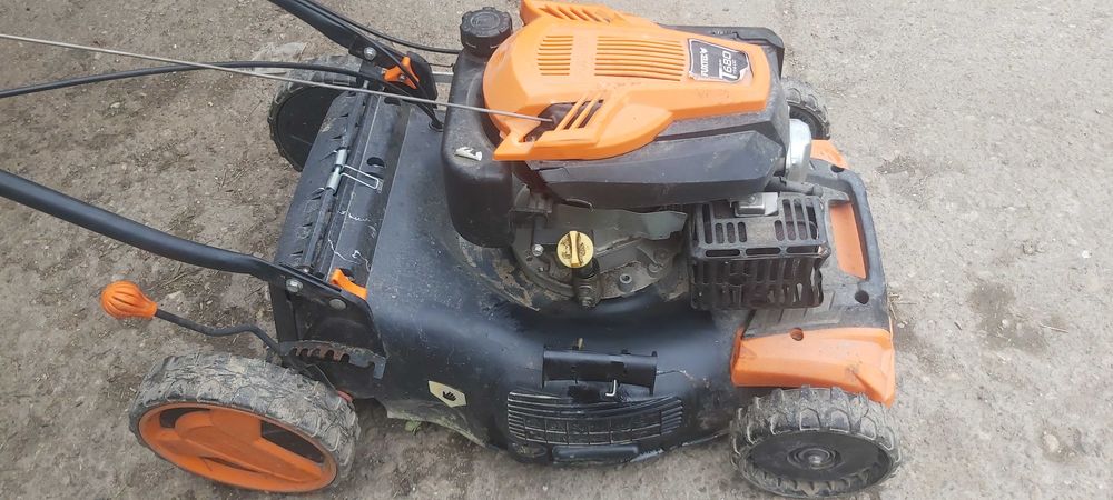 Косачка бензинова самоходна Хонда-Брикс