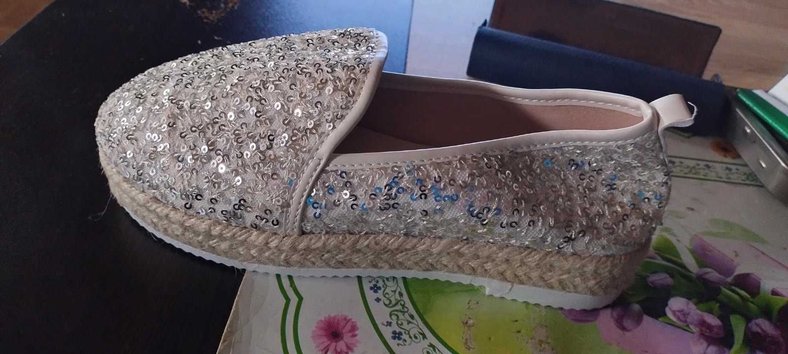 красиви дамски ежедневни обувки