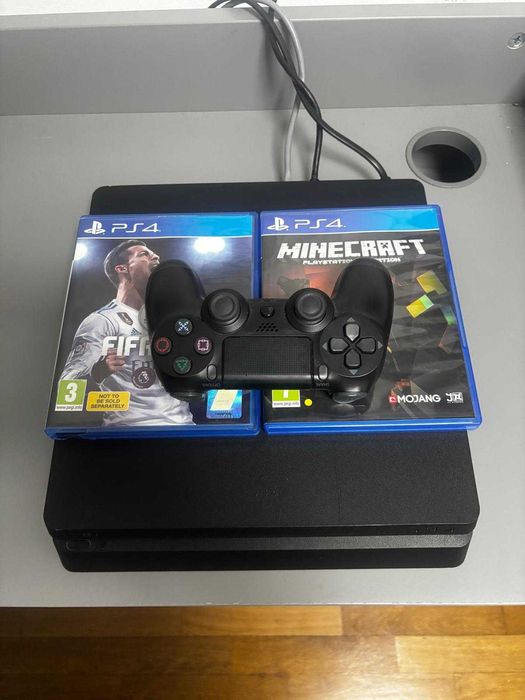 Playstation 4 slim