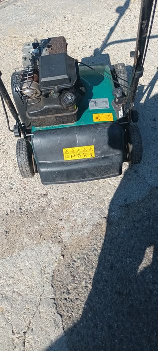 Se vinde scarificator de gazon