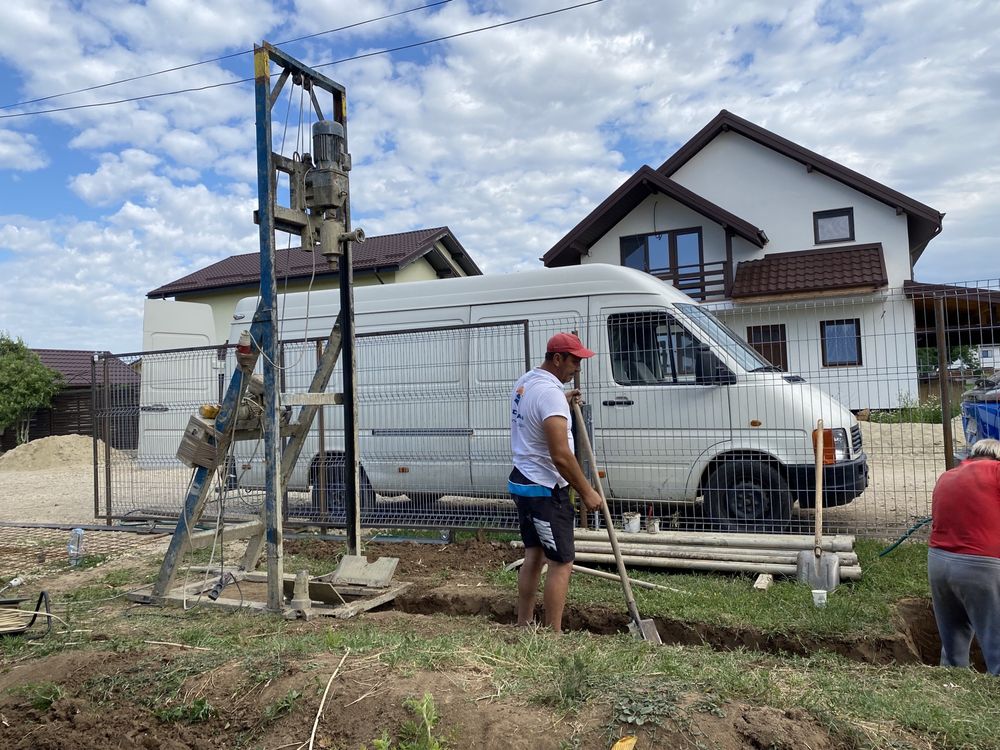 FORAJE PUȚURI APĂ 30-150m Mecanizat Foraje mare adancime