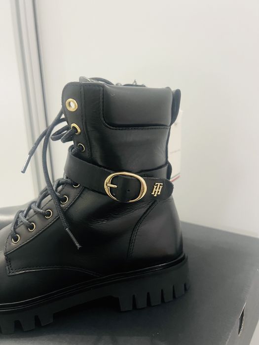 Tommy Hilfiger естествена кожа