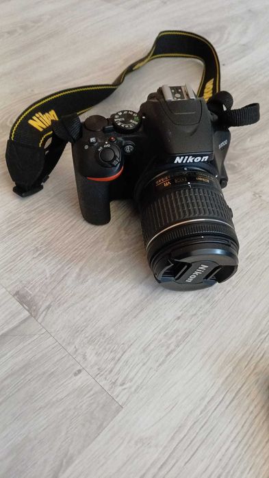 Nikon D3500 kit AF-P 18-55mm cu card 32Gb si rucsac