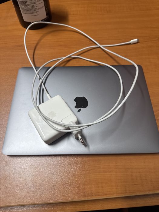 Apple PacBook Pro 1.4GHz Quad-Core Intel Core i5