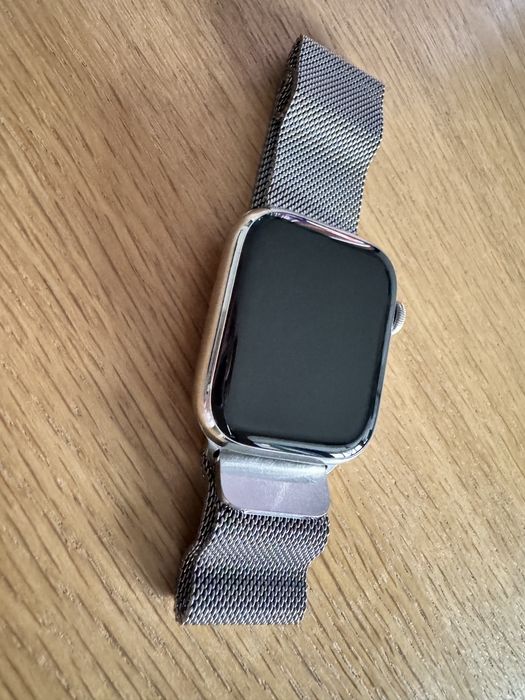 Apple Watch 7 / 45 mm Stainless Steel Milanese  Silver