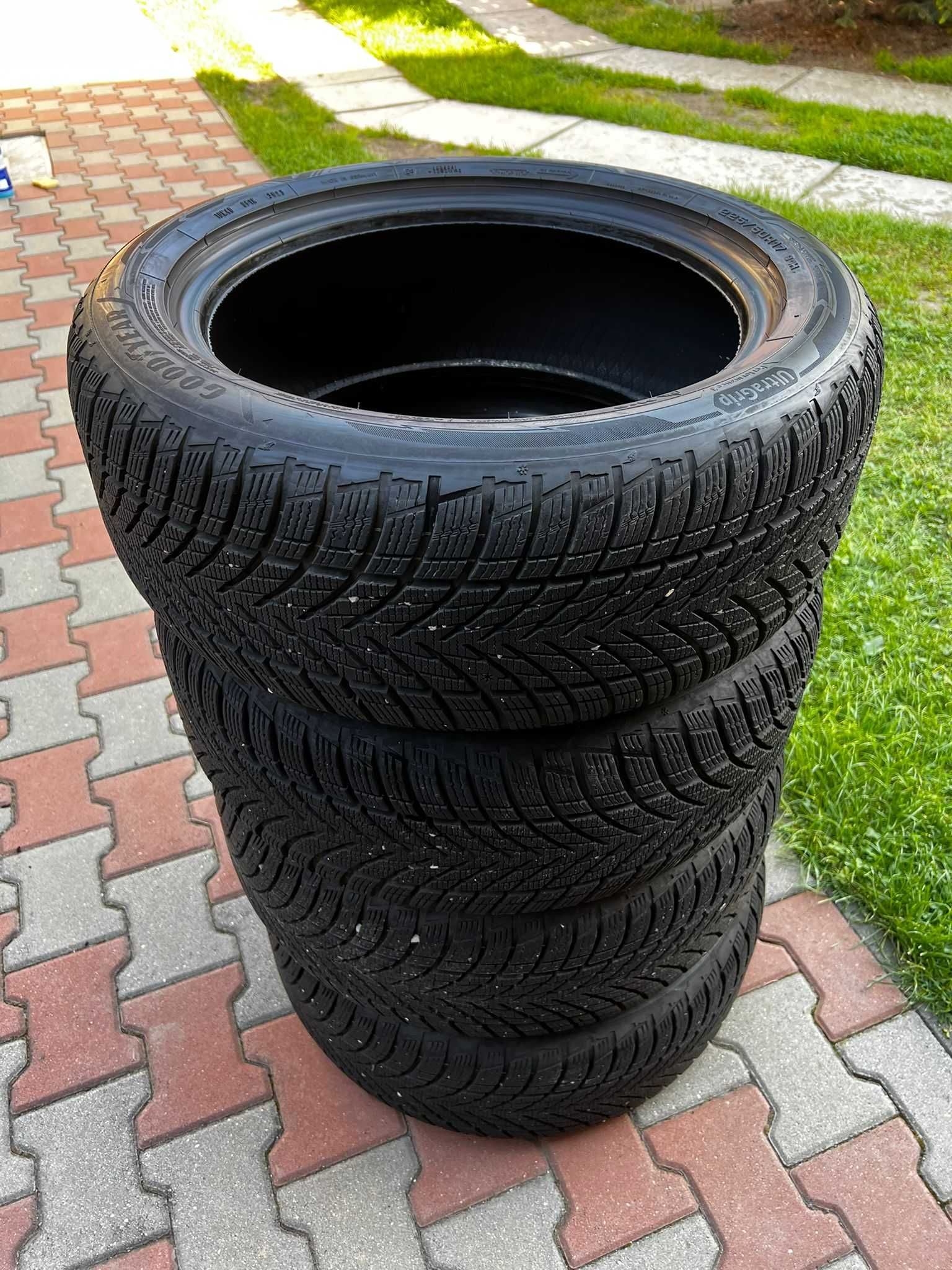 Vând anvelope 225/50/R17 de iarnă - aproape noi