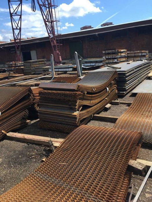 Металлопрокат Листы 4-100 в больших объемах с ассортиментом, резкой