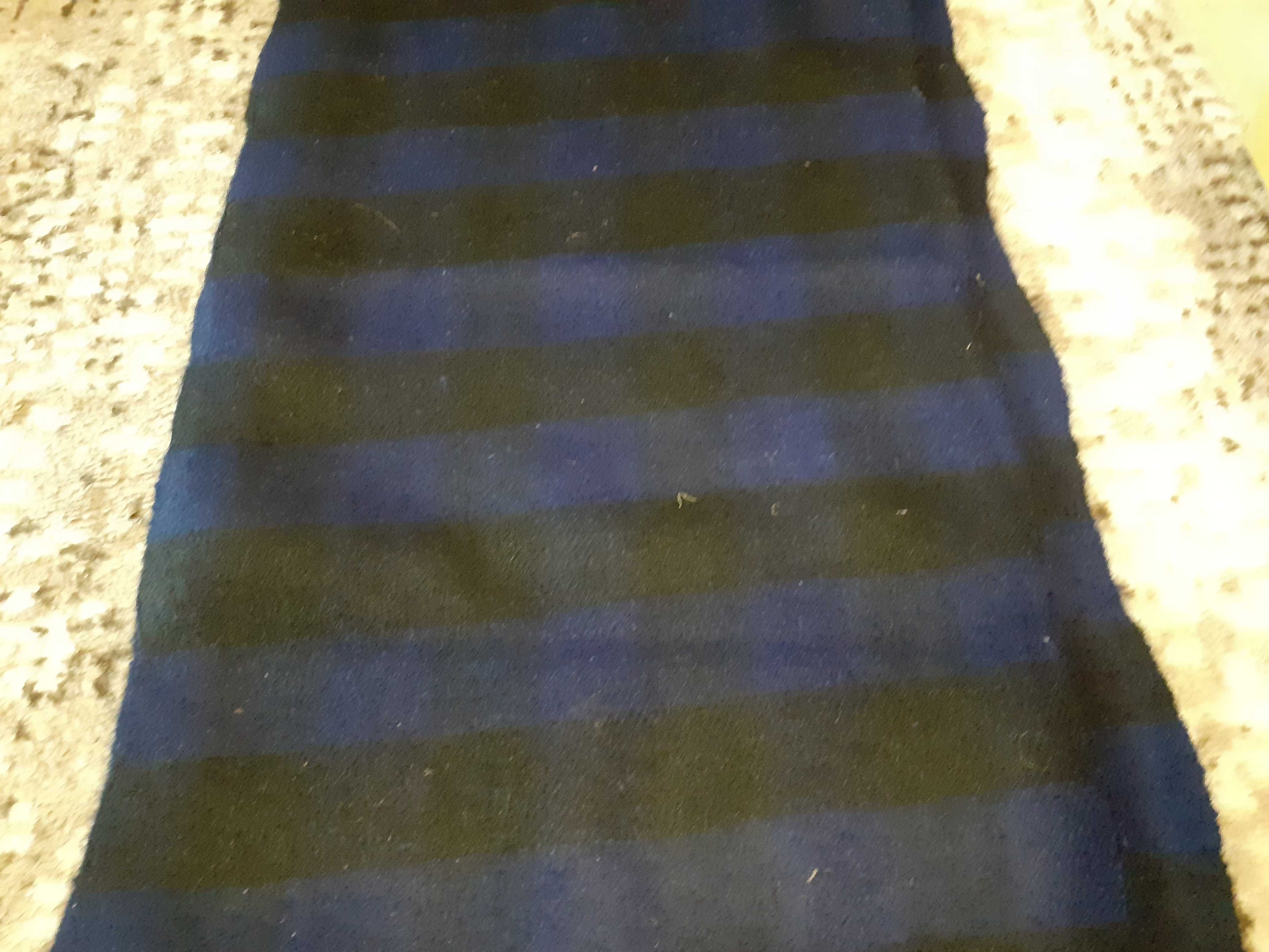 Автентичен вълнен ръчно тъкан плат за носии или престилки
