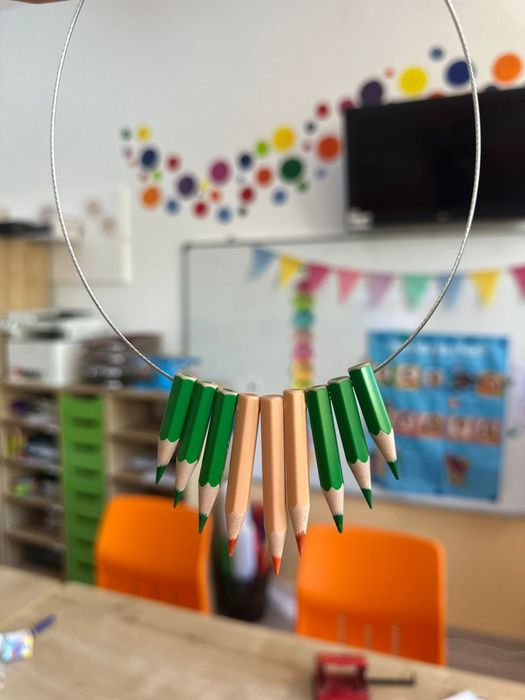 Colier creioane colorate