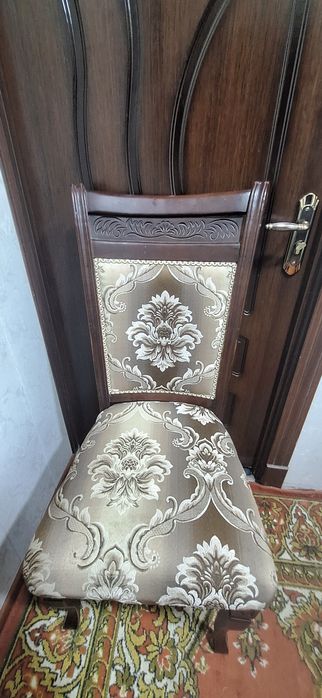 Arzon narxlarda stul sotiladi!