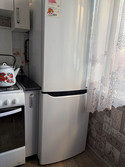 Продам холодильник LG