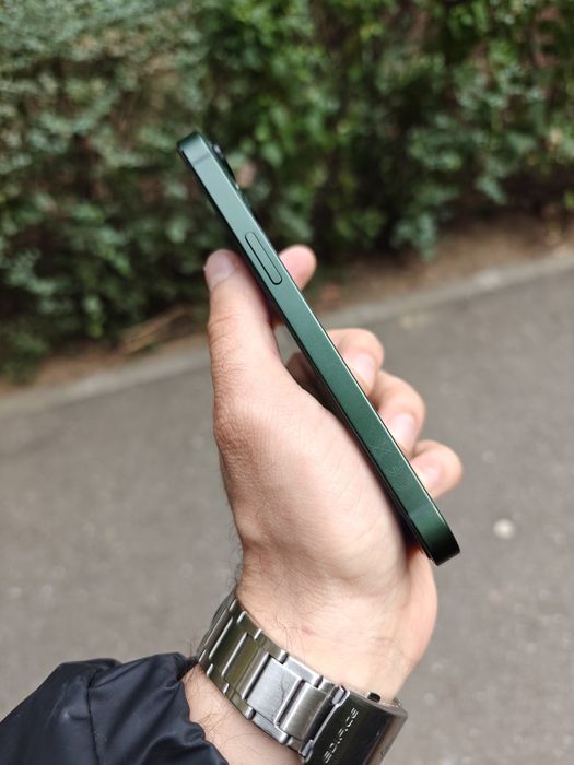 V/S iPhone 13 - 128GB