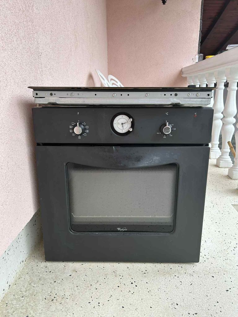 Фурна с плот  за вграждане