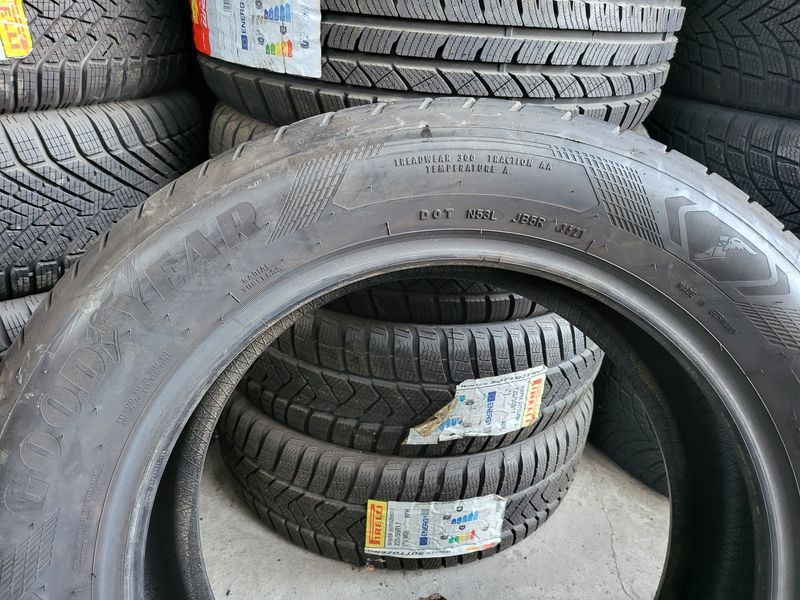 235/55/18 GOODYEAR 4бр