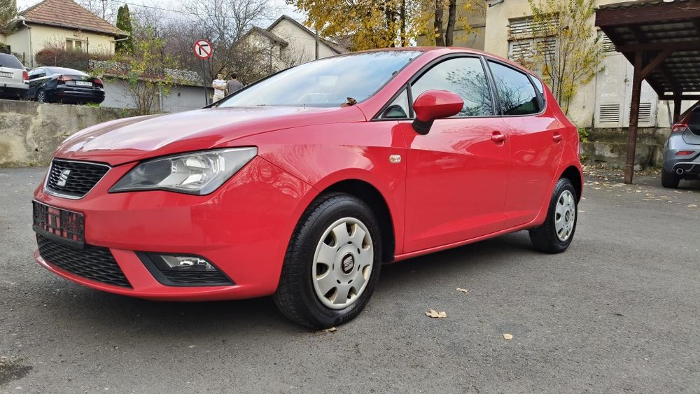 Seat Ibiza 1,2benzina carte service.