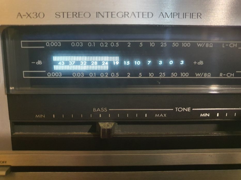 Linie audio JVC completă. Japan