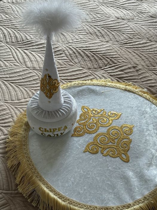 көрпеше және сырға салуға арналған шкатулка