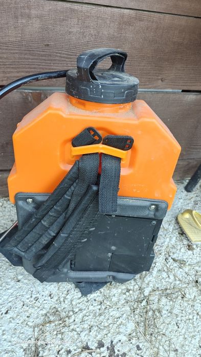 Pompa de stropit automata cu baterie