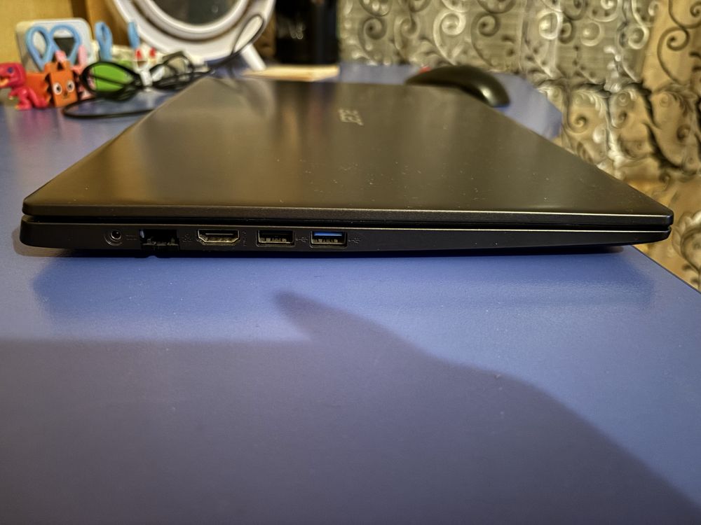 Acer Aspire 3 + мишка и зарядно