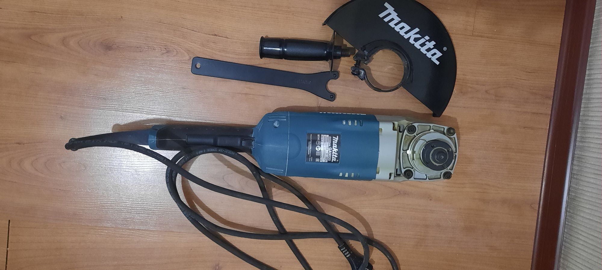 УШМ Makita GA9020