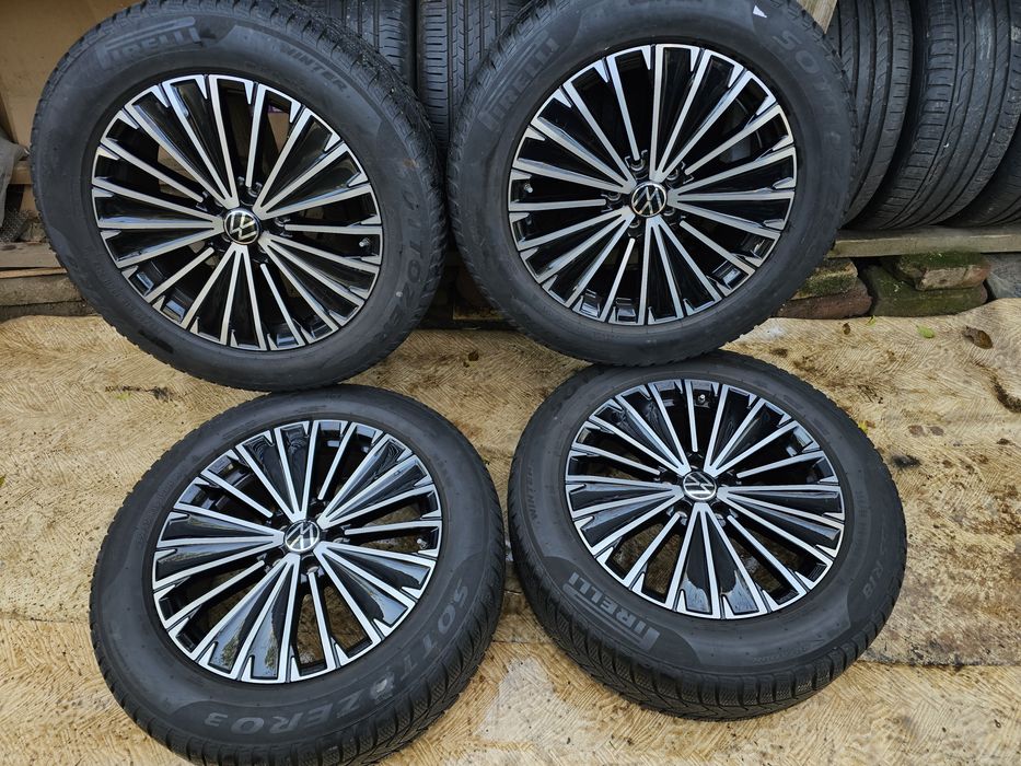 Jante aliaj 18" Bicolore Volkswagen/Skoda cu anvelope iarna 235 55 18